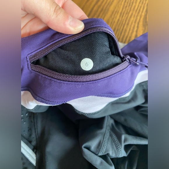 **LIKE NEW** Lululemon RUN: A Marathon Crops - Size 6 - Picture 3 of 4